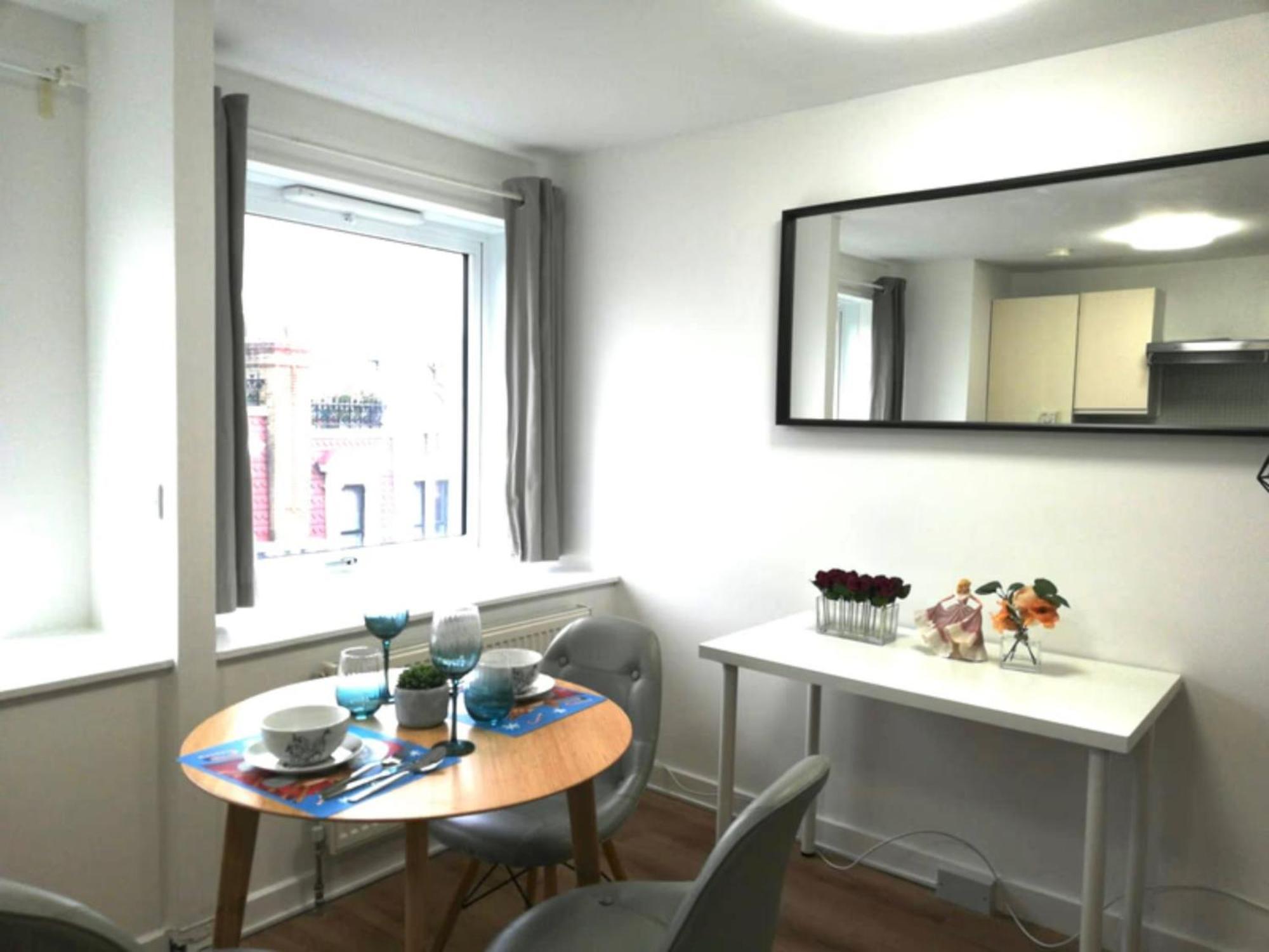 Luxurious Tottenham Court Road Charingcross Leicester Square Apartment London