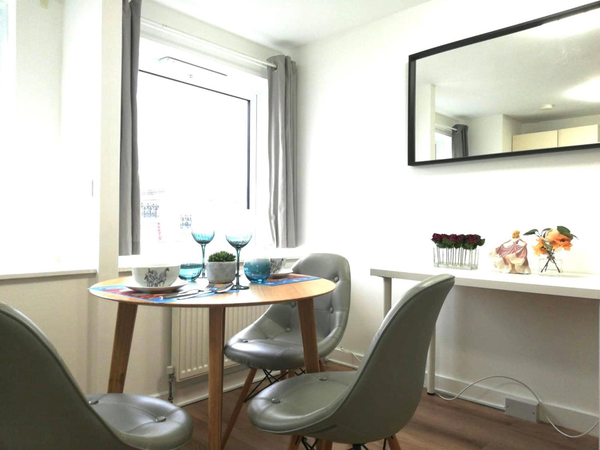 Luxurious Tottenham Court Road Charingcross Leicester Square *